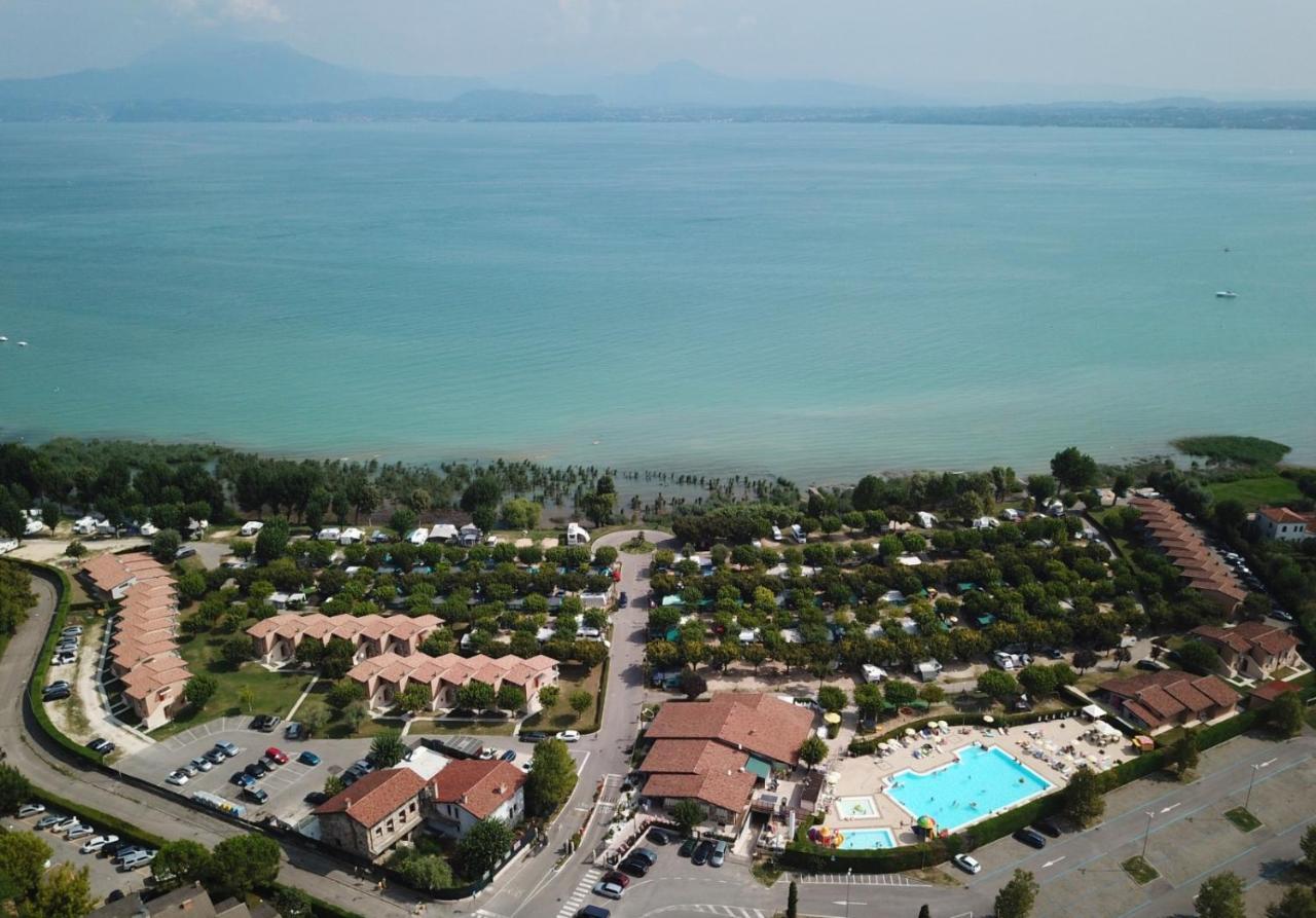 سيرمِيوني Ohana Apartments Camping Tiglio المظهر الخارجي الصورة
